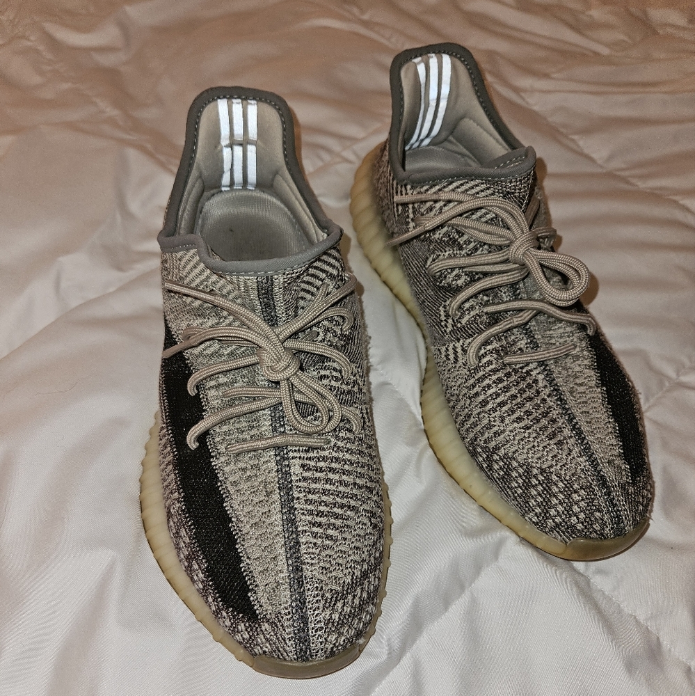 Yeezy 350 v2 ZYON